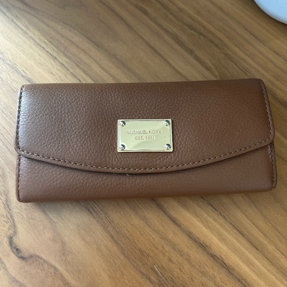 Michael Kors Wallet - Picture 1 of 6